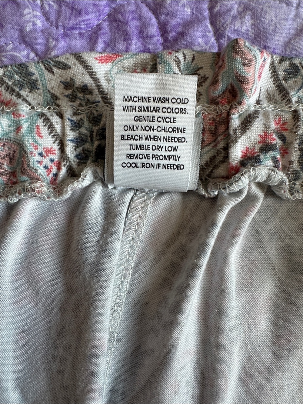 Echo Women’s Lightweight Paisley Pajama Set - Size Medium - Picture 11 of 13